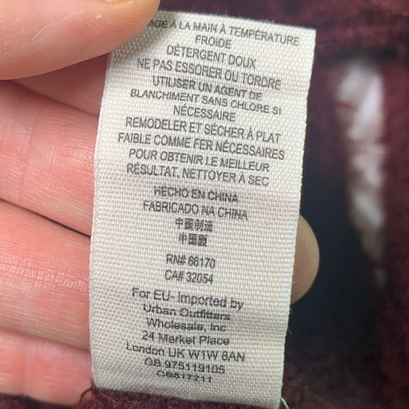 Free People oversized medium fuzzy maroon/ burgundy v neck sweater. Super soft - Picture 7 of 8